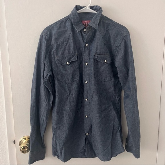 Wrangler Jeans Co. Red Denim Chambray Long Sleeve Button Down Snap Men’s Small - Picture 1 of 10